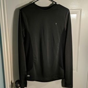 Workout shirt with thumbhole